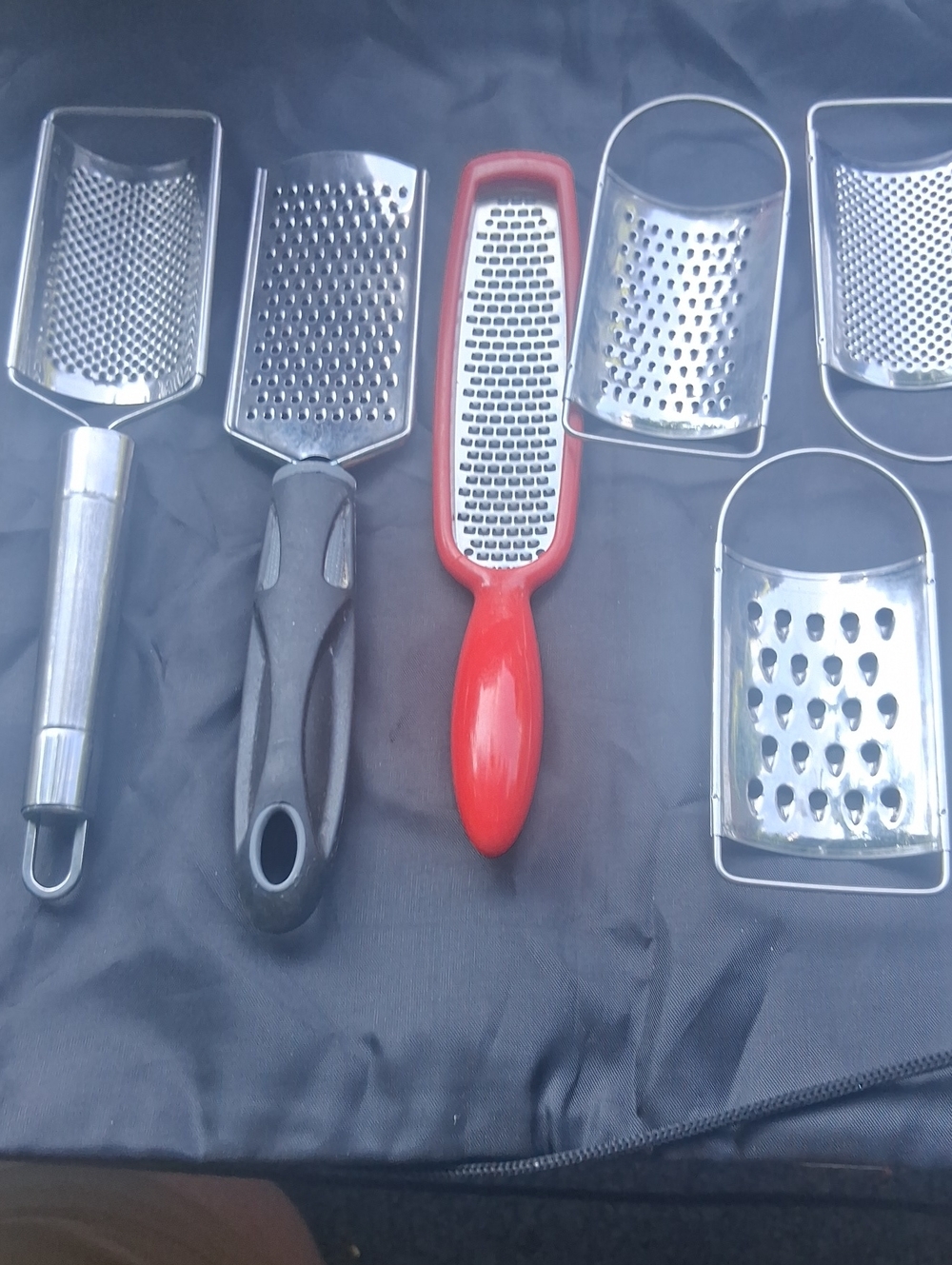 Set of 6 Metal Graters Various Sizes